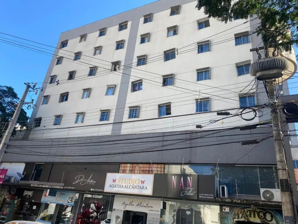 Você conhece a história do prédio de janelas tortas de Maringá?