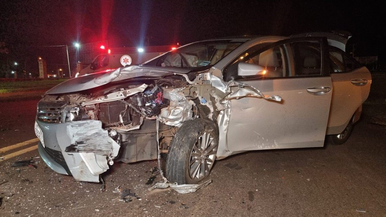 Colisão envolvendo dois carros deixa sete feridos entre Maringá e Iguaraçu