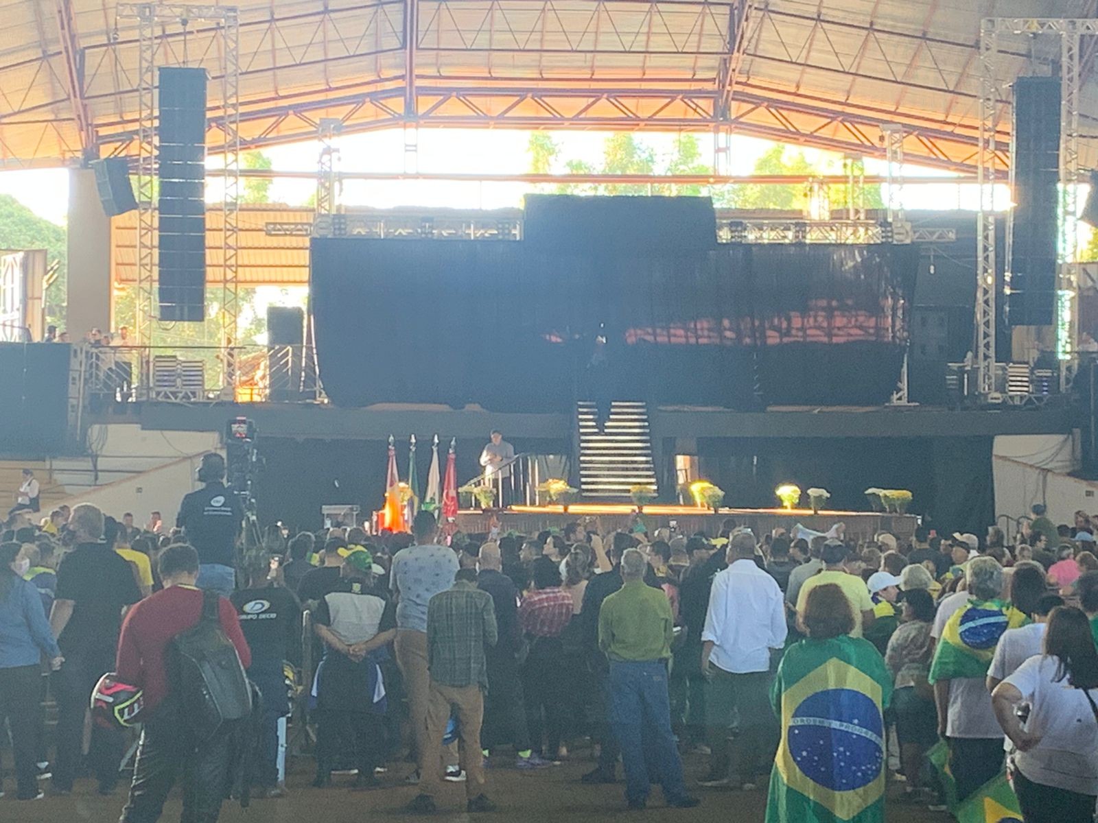Expectativa na arena coberta para a chega do presidente Bolsonaro na Expoingá