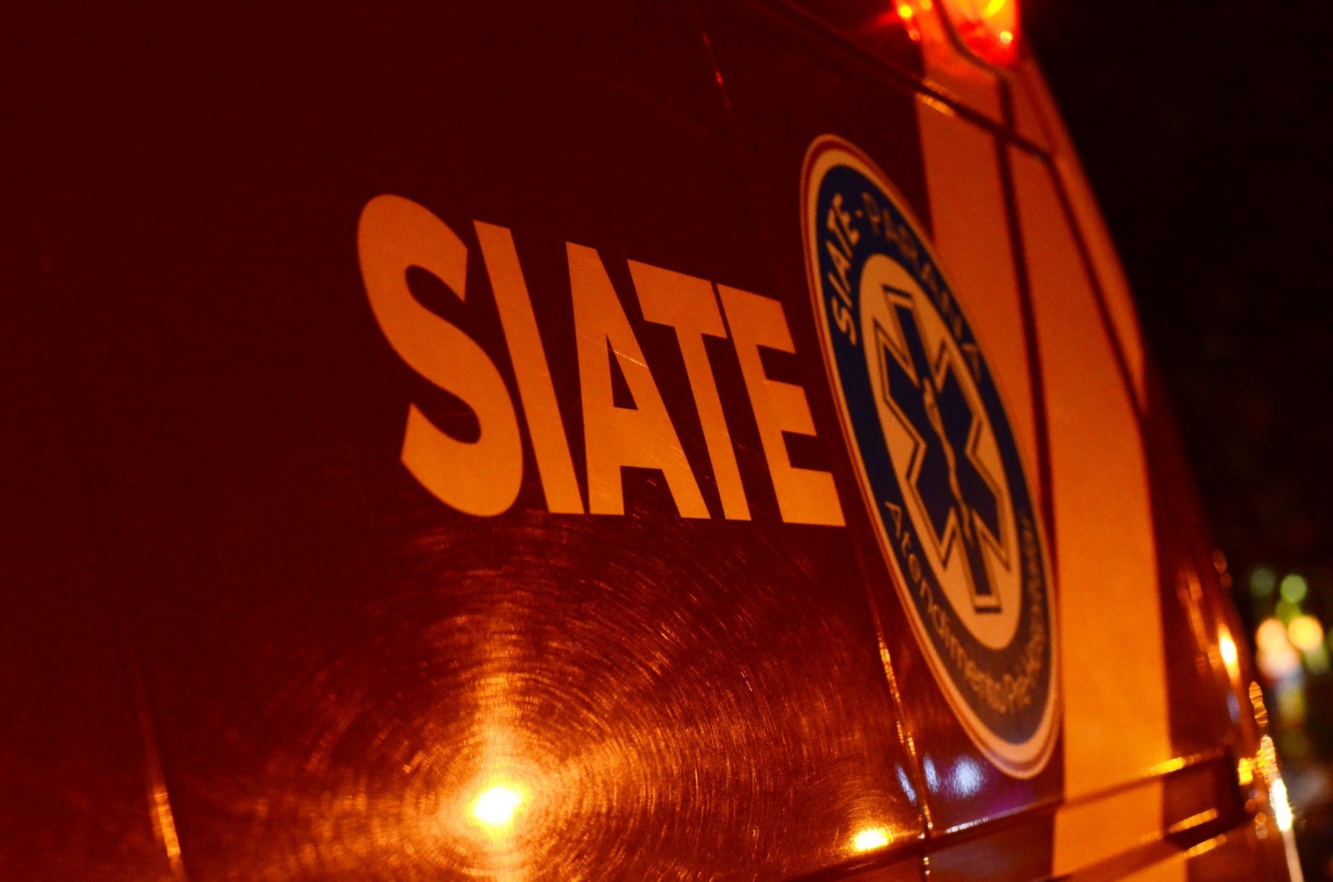 Pedestre fica gravemente ferido ao ser atropelado por moto na Avenida Colombo