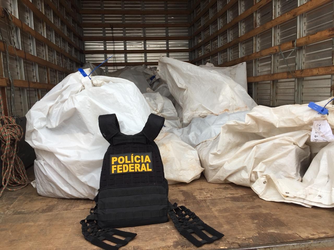 Dono de distribuidora de tabaco é preso em flagrante pela PF