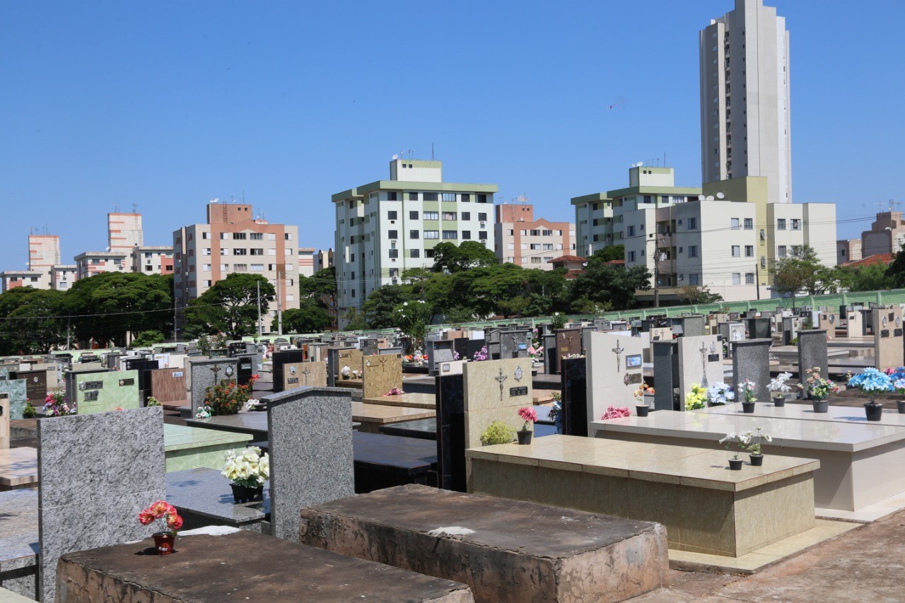 Prazo para reformar túmulos no cemitério encerra nessa terça (29)