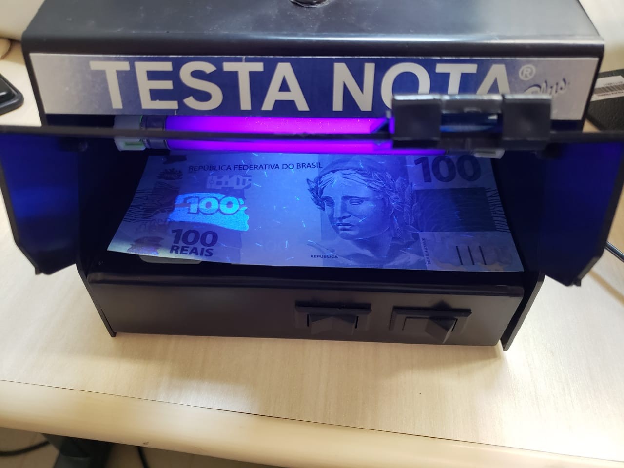 Casal é preso recebendo dinheiro falso em Sarandi