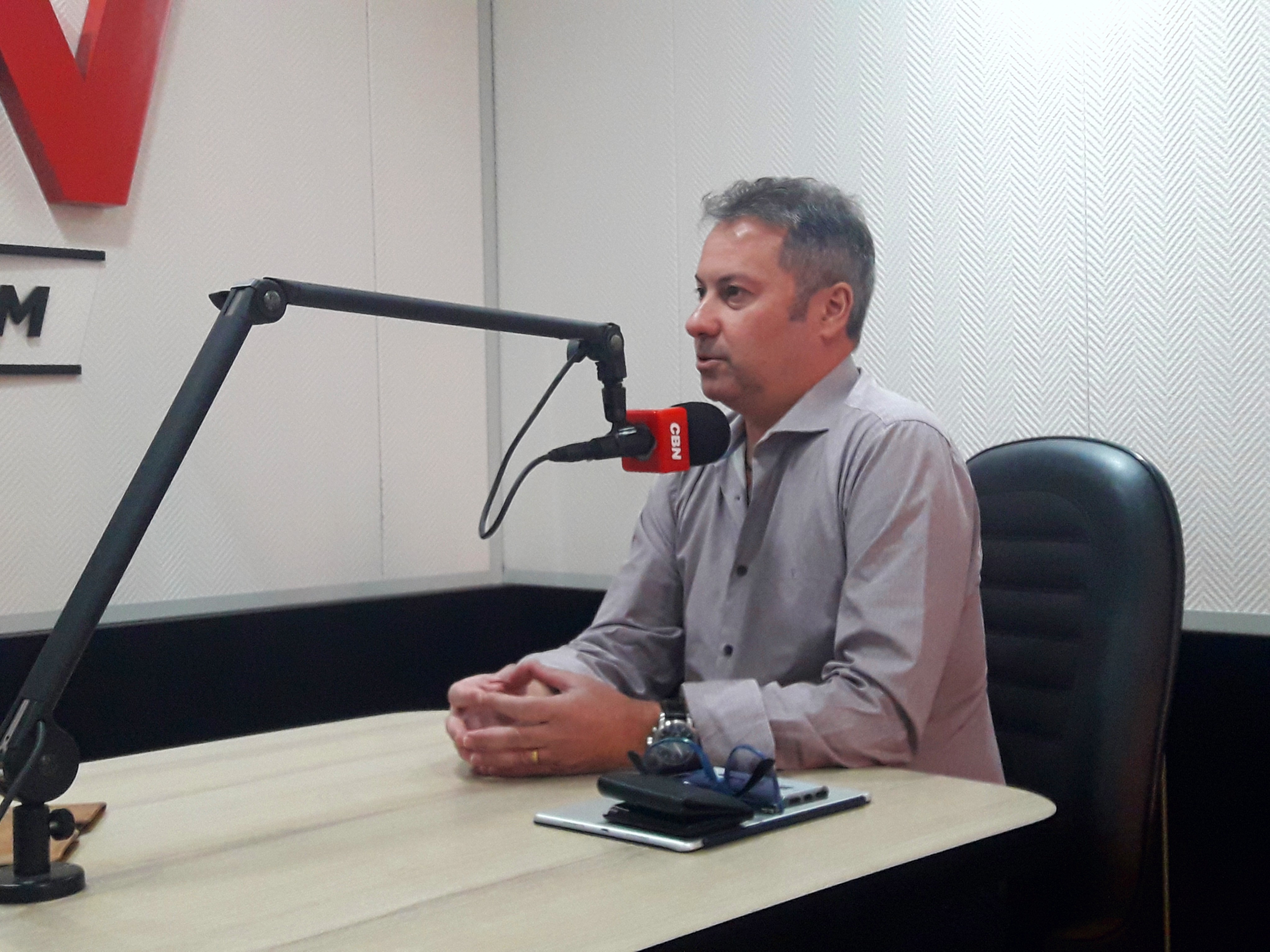 Uma pessoa com depressão pode comer para se sentir bem