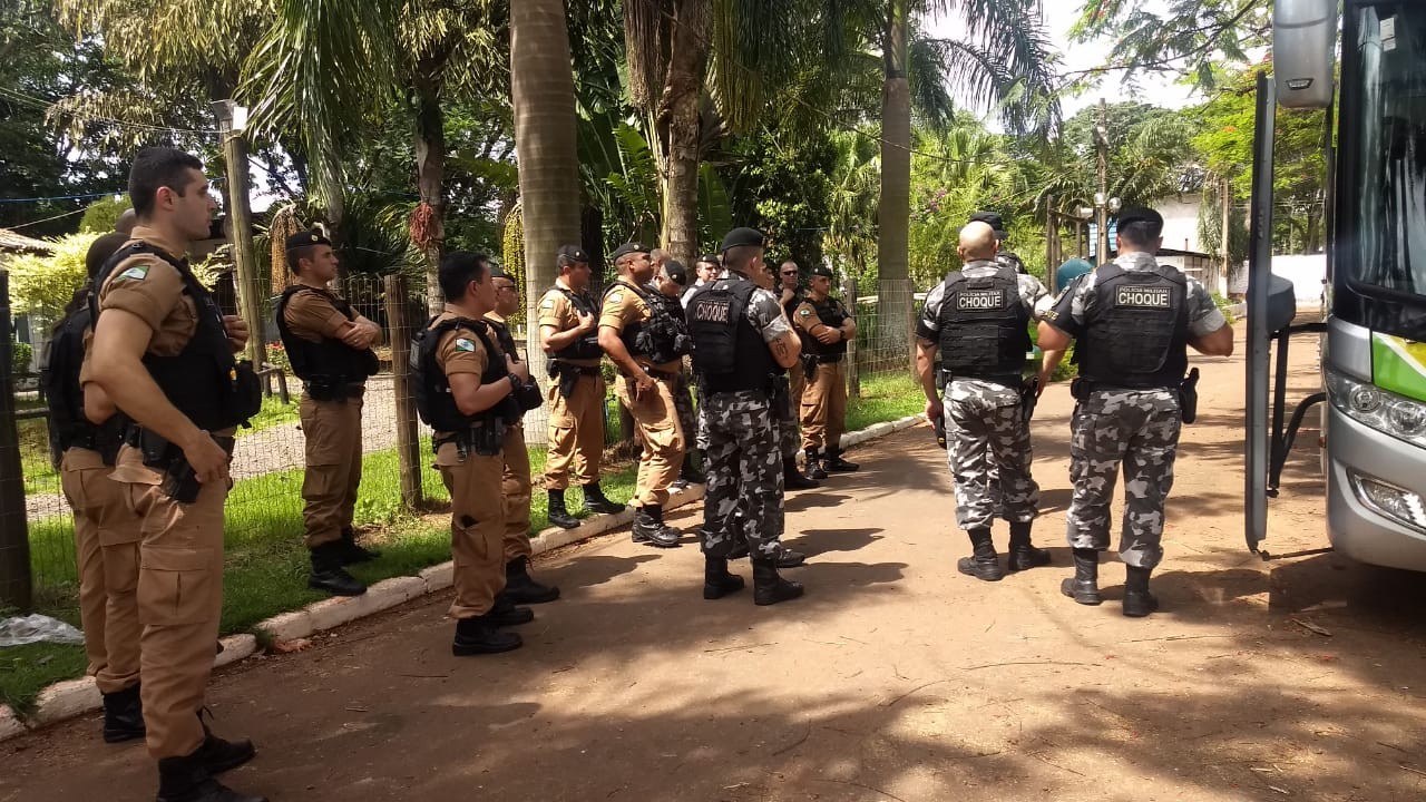 Policiais militares fazem treinamento sobre abordagem policial