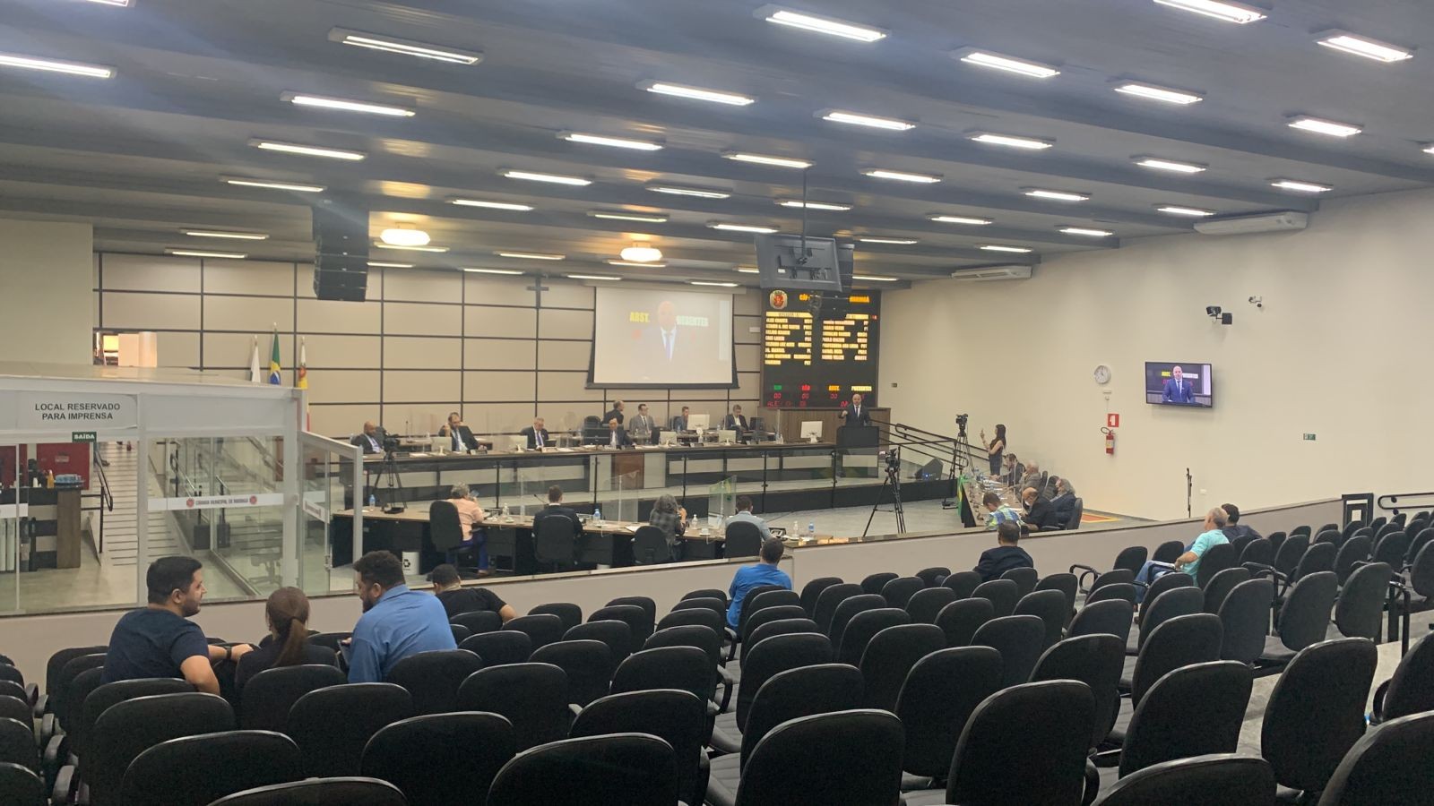 Prefeitura de Maringá quer criar auxílio conectividade para professores