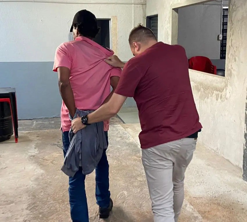 Homem é preso por tentativa de feminicídio contra ex-namorada em Paiçandu