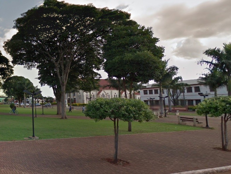 Vídeo: funcionários de prefeitura na região de Maringá zombam de idosos que aguardavam na fila