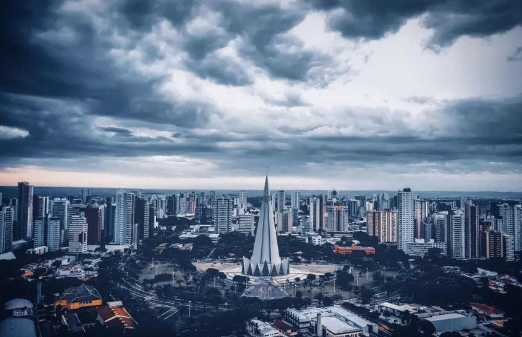 Frente fria deve mudar o tempo no Paraná neste sábado