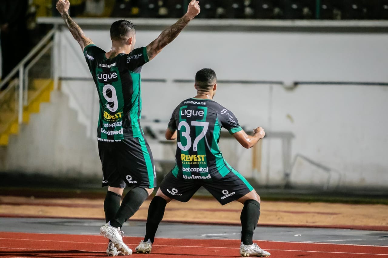 Maringá vence Sampaio Corrêa com gol aos 54 minutos do segundo tempo