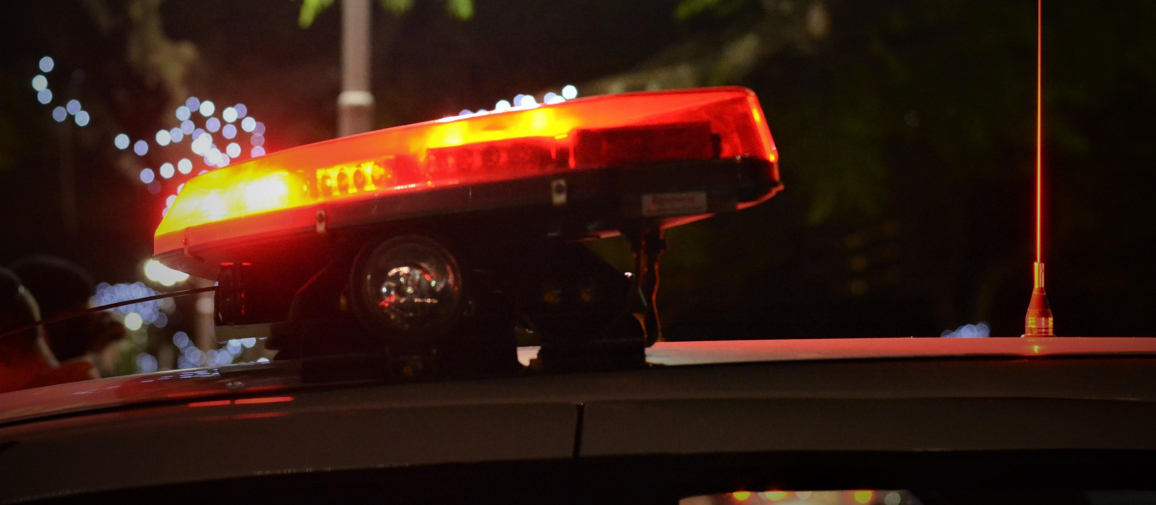 Dois homens armados invadem casa e assaltam família em Marialva