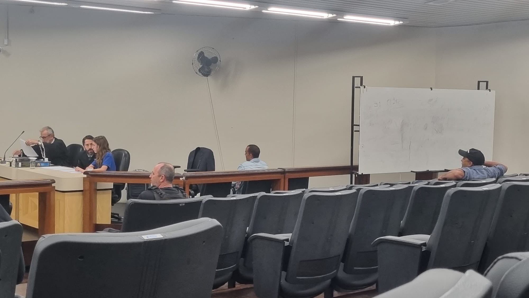 Começa julgamento de acusado de espancar ex-namorada em Paiçandu