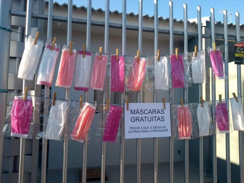 Costureira de Marialva faz varal com máscaras para doações