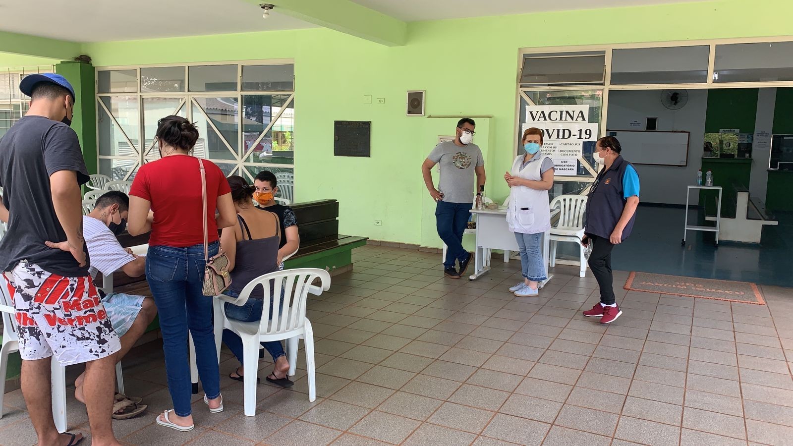 Vacinação contra Covid-19 segue até 14h em Maringá