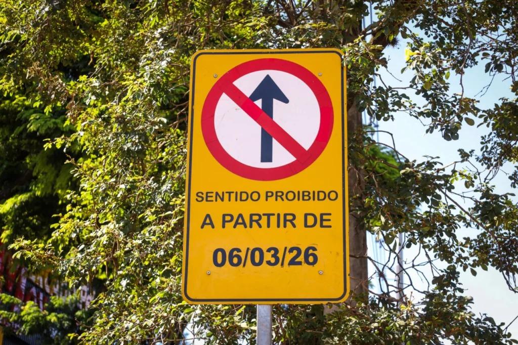 Trecho de importante rua de Maringá terá alteração no sentido; veja detalhes da mudança no trânsito
