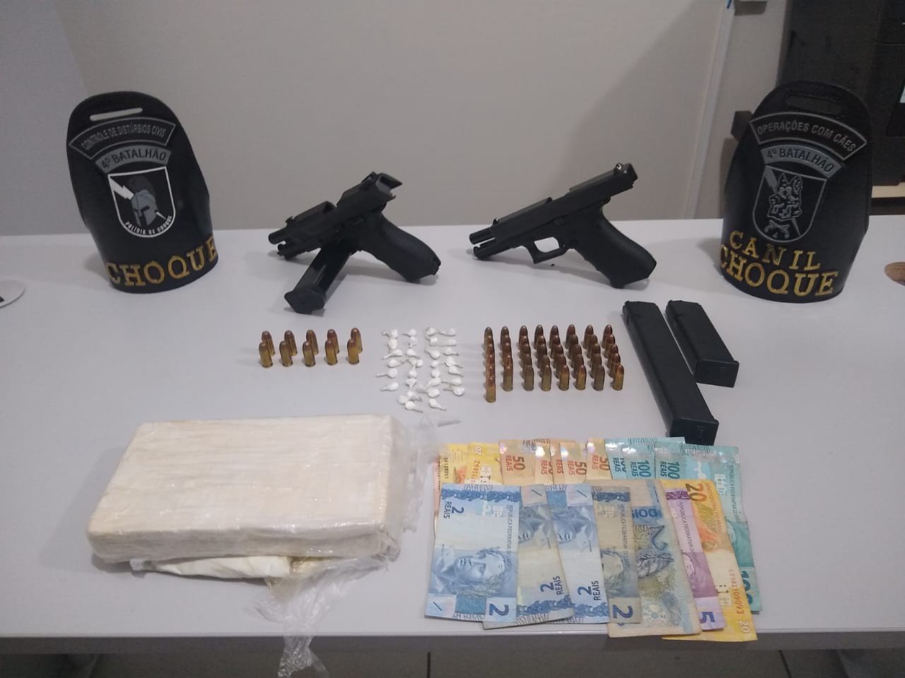 Quatro pessoas são presas com armas e munição em Sarandi