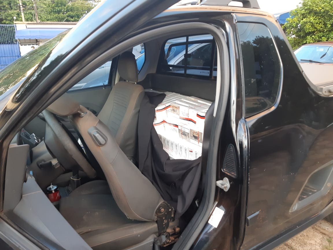 Motorista de 61 anos é preso com 12.500 carteiras de cigarro