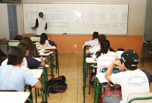 Sem data de retorno, educação deve ter aulas aos sábados em Maringá