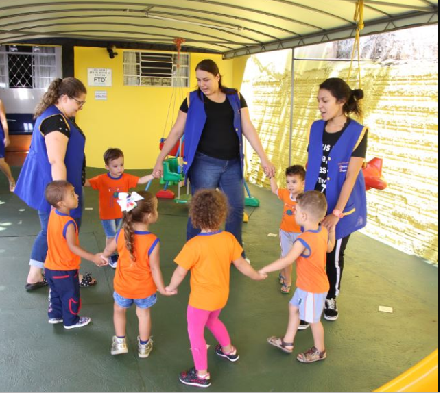 Seis crianças que estavam na fila de espera são matriculadas