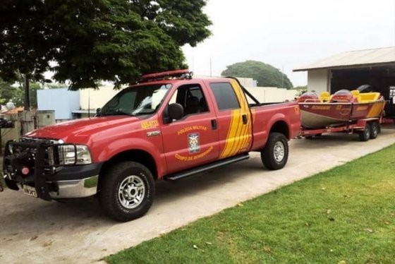 Bombeiros procuram por trabalhador que se afogou no Rio Ivaí