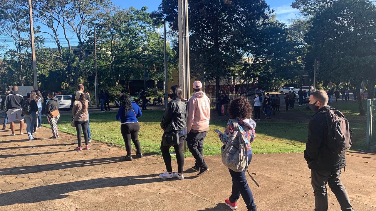 Continua vacinação para profissionais da educação básica em Maringá neste sábado (12)