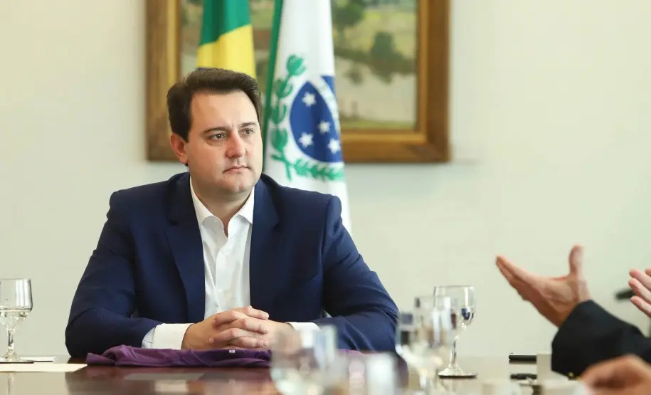 Governo do Paraná: Ratinho Junior tem 57% das intenções de voto, indica pesquisa