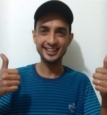 Pai morre e filha fica ferida em acidente entre carro e moto, em Maringá