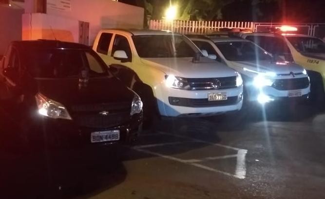 PM prende quadrilha suspeita de furtar e adulterar veículos