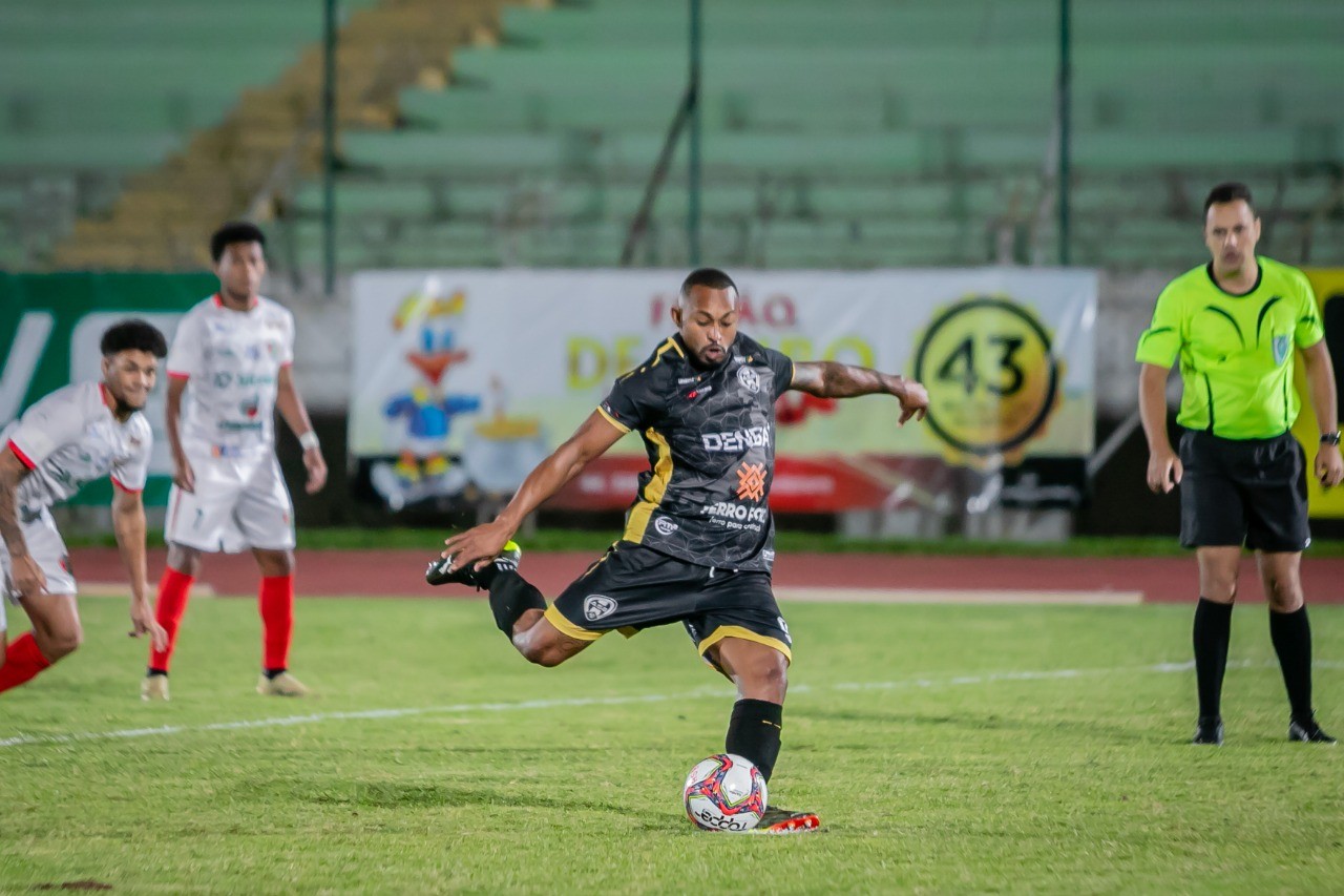 Aruko Sports goleia o Verê e assume a liderança do Paranaense Série B