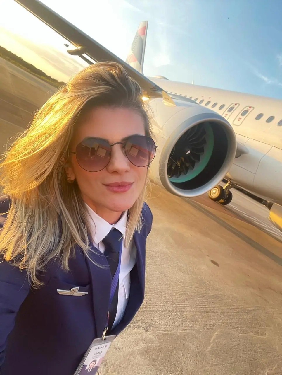 De comissária de bordo à piloto: maringaense realiza sonho ao pousar Airbus em Maringá