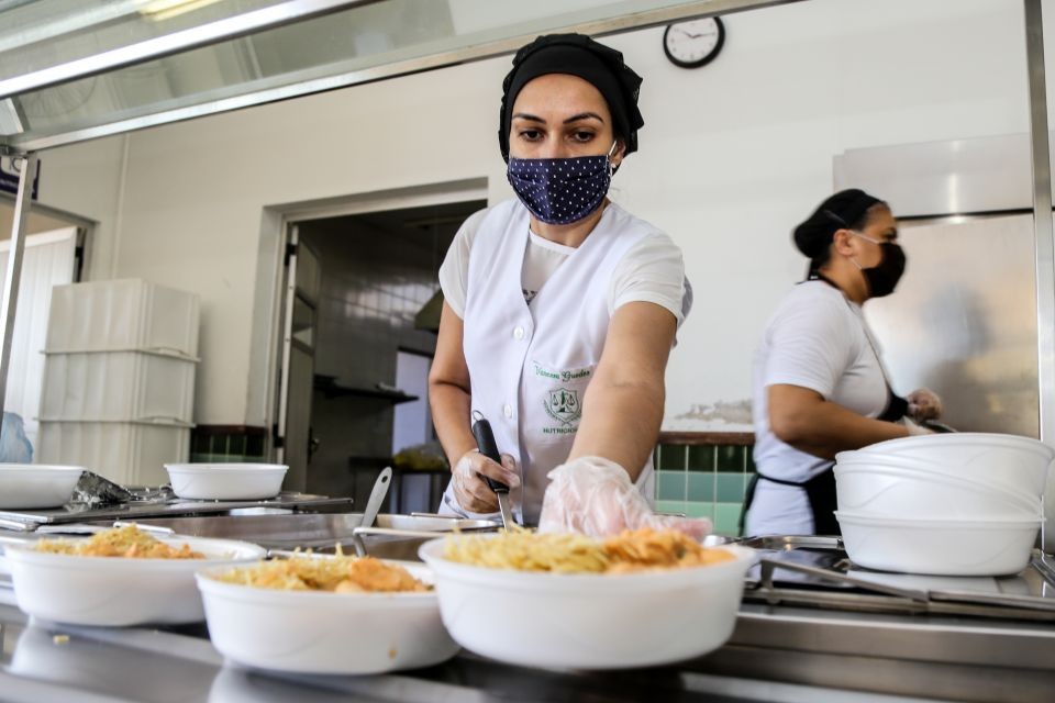 Prefeitura lança licitação para contratar empresa que irá operar quatro restaurantes populares em Maringá