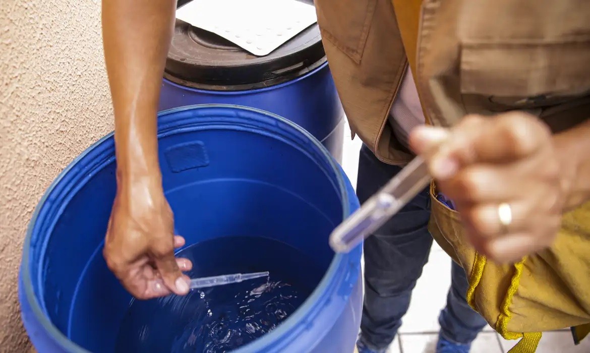 Anvisa adia discussão para liberação de autotestes de dengue