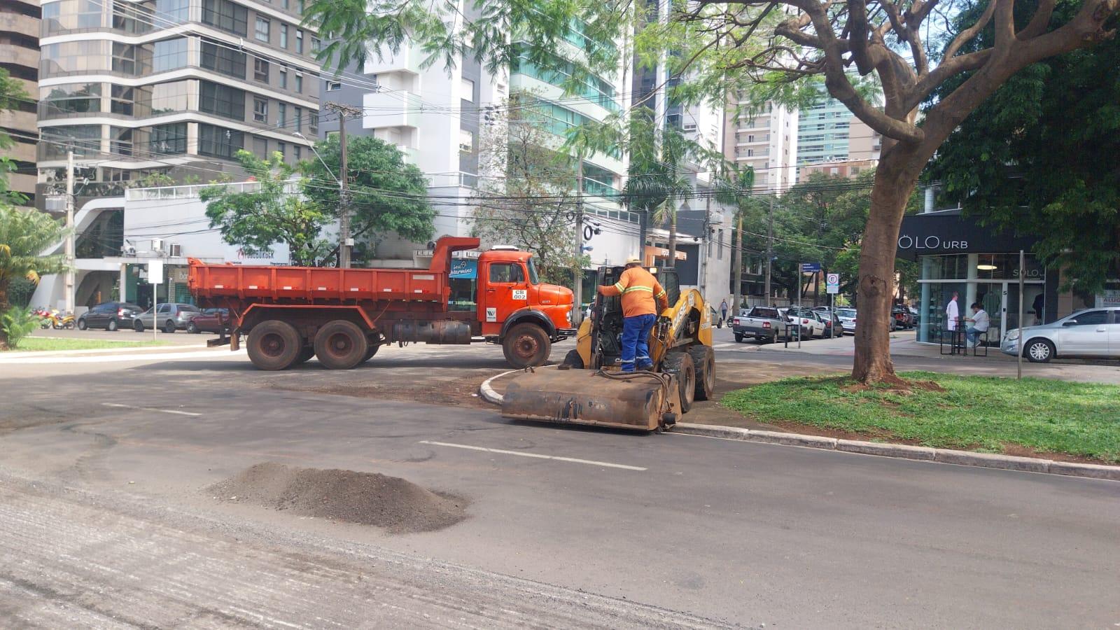Seinfra inicia recape de asfalto na Avenida Tiradentes