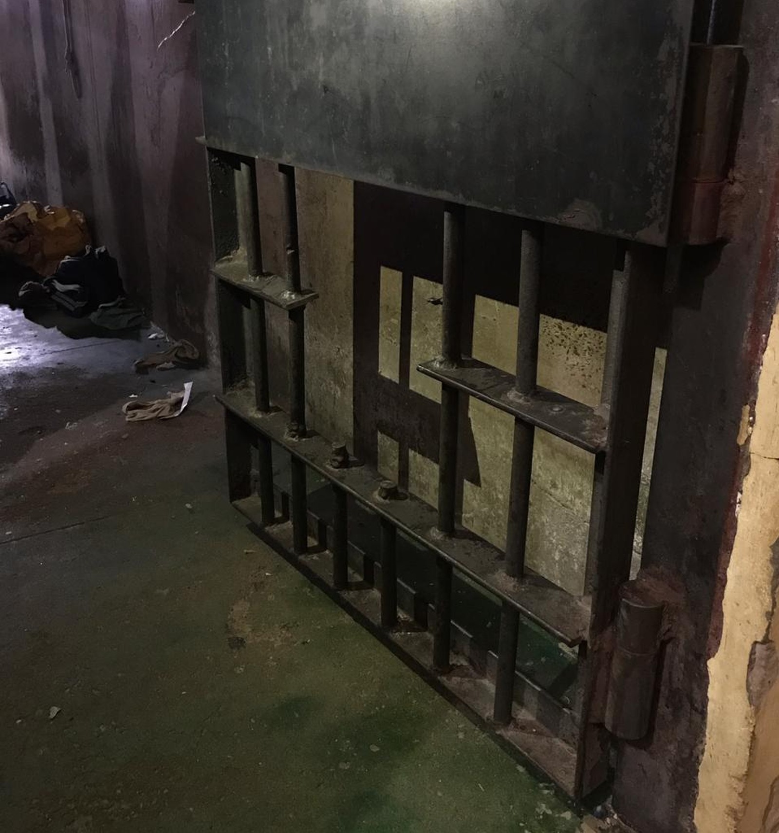 Doze presos ainda estão foragidos da cadeia de Alto Paraná