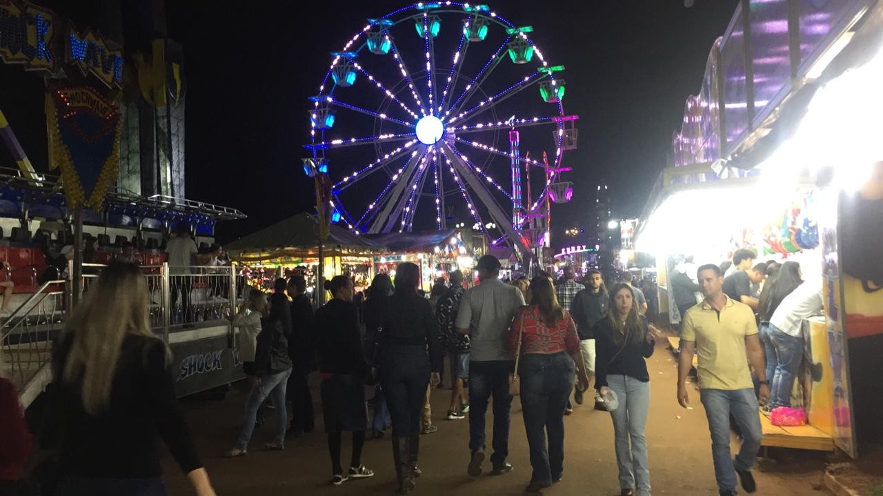 Último dia da Expoingá foi de movimento intenso