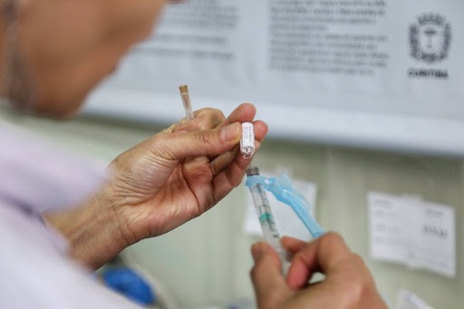 Vacinação contra a gripe para crianças vai até o próximo dia 15