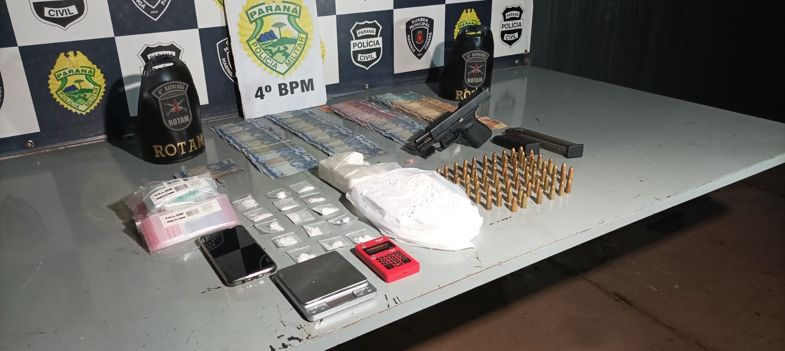 Polícia prende dono de tabacaria em Maringá e apreende cocaína, arma e munições