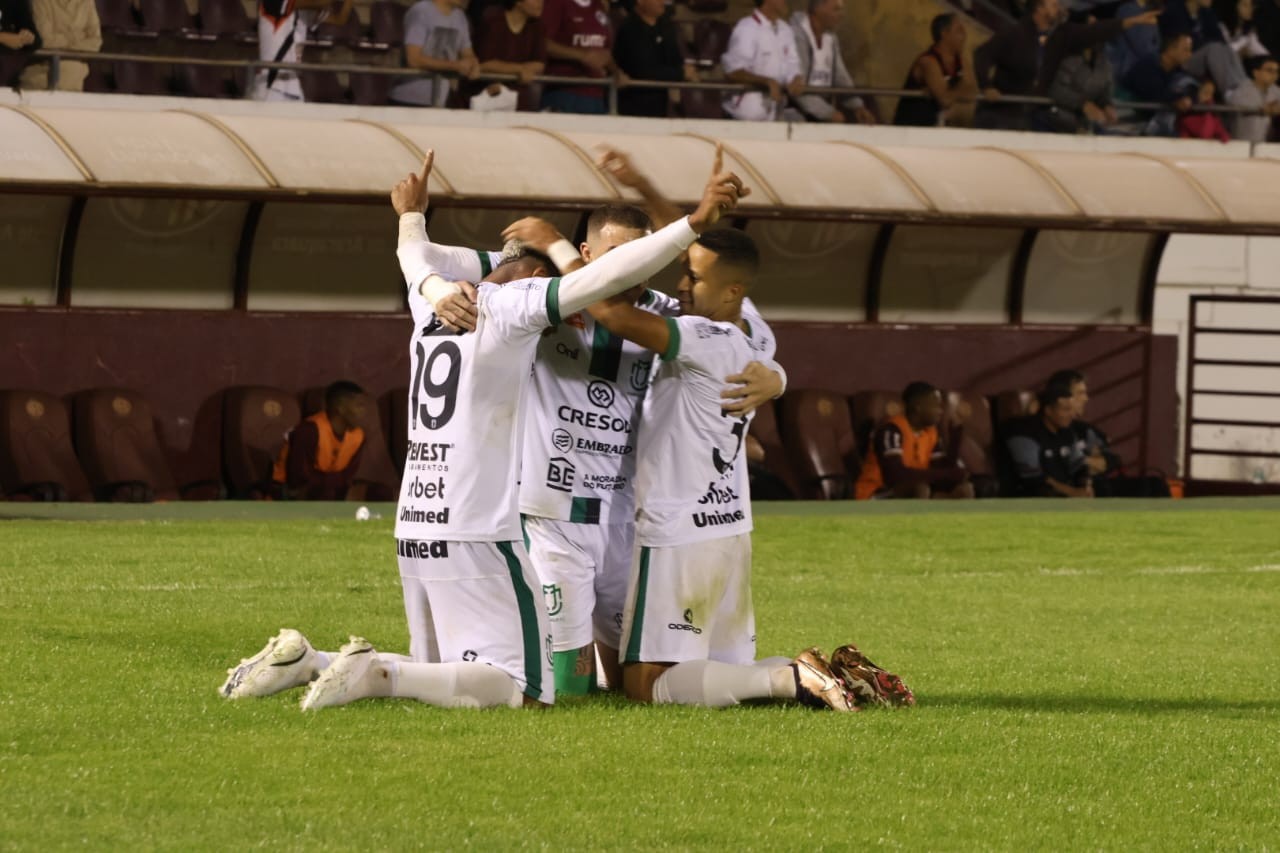 Maringá FC vence Ferroviária e se classifica para 2ª fase do Brasileiro