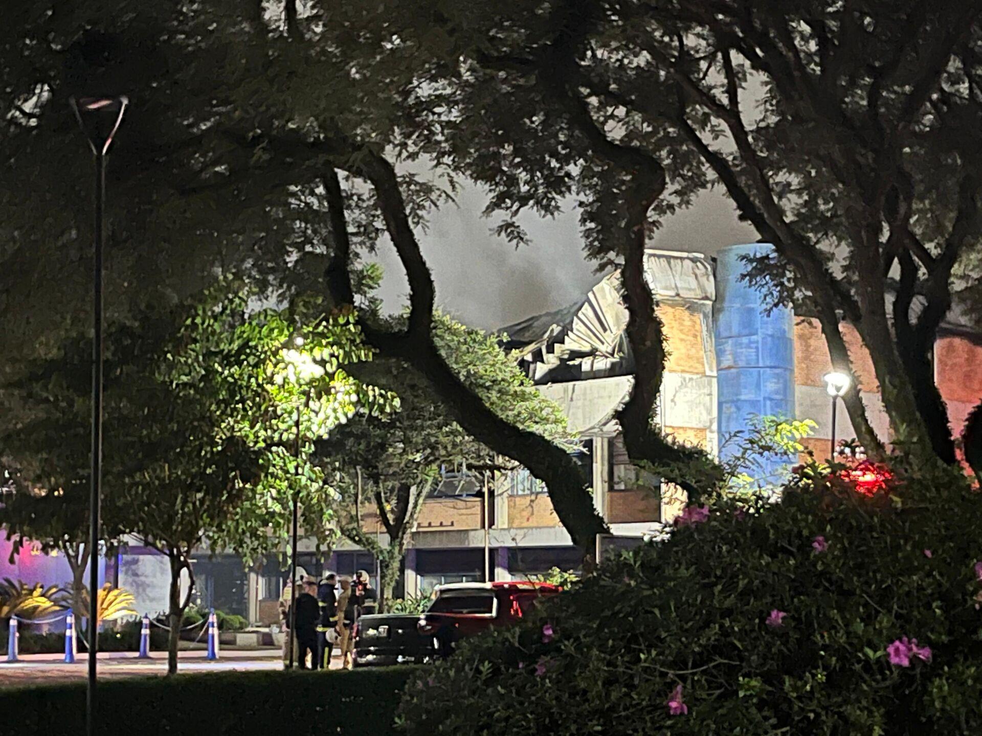 Incêndio atinge Bloco Azul da PUC-PR; aulas são suspensas