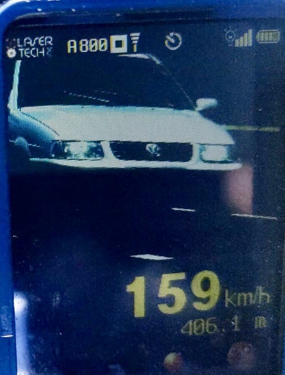 PRF flagra carro a 159 km/h em Maringá