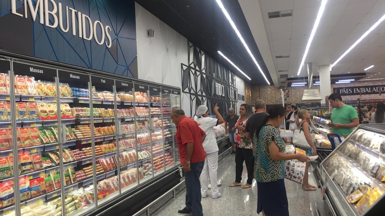 59% dos maringaenses são favoráveis à abertura dos supermercados aos domingos, revela pesquisa do Sismepar