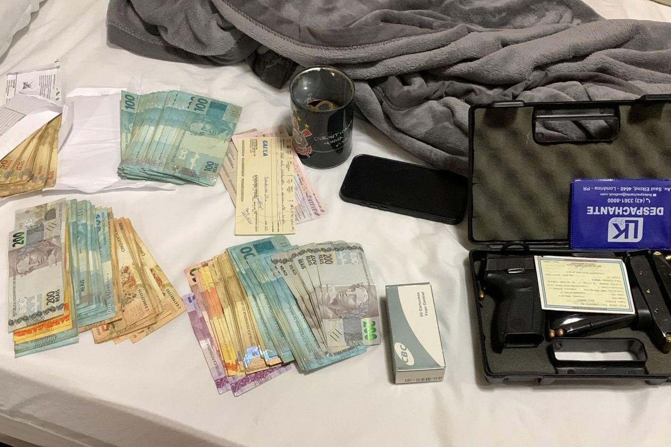 Polícia cumpre mandados contra suspeitos de roubo de US$ 210 mil em Londrina