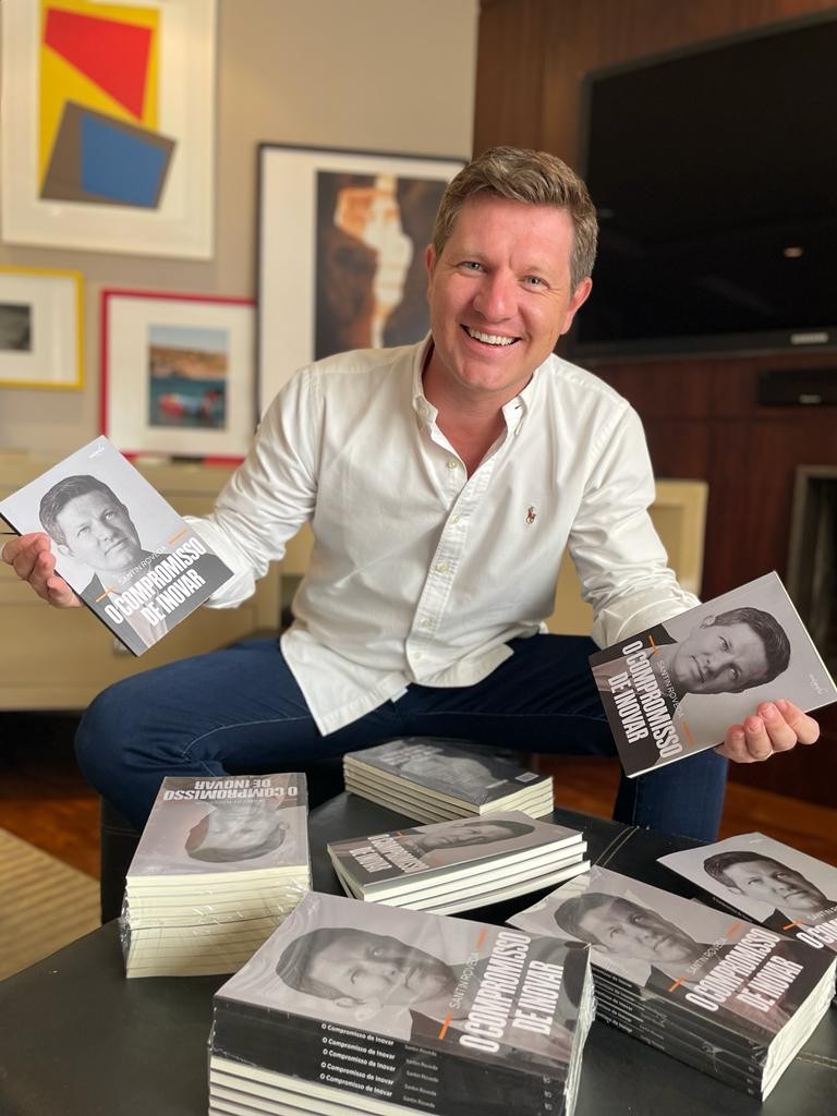 Ex-prefeito de União da Vitória lança manual sobre gestão pública