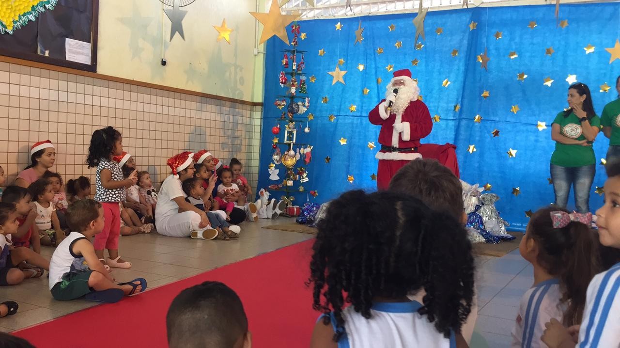 Papai Noel entrega 6.500 brinquedos em Maringá e região
