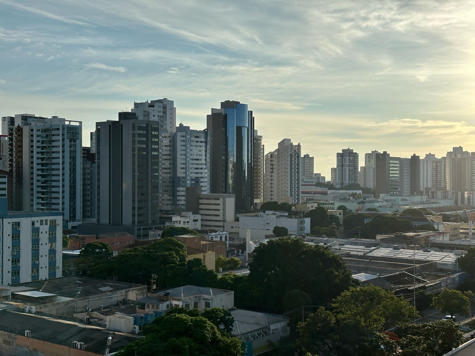 Calor segue acima de 30º C nesta sexta-feira (12); veja previsão para o fim de semana