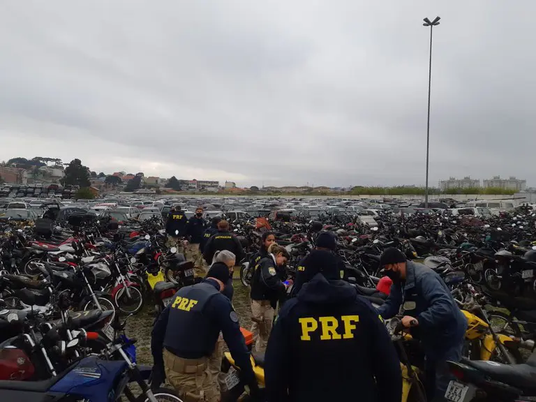 Promovido pela PRF, leilão online com 160 veículos tem lances mínimos de R$ 250