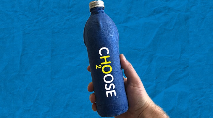 Cientista cria garrafa sustentável que se decompõe em três semanas