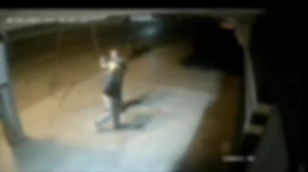 Ladrões usam carro para levar fios furtados no Cidade Alta em Maringá; vídeo