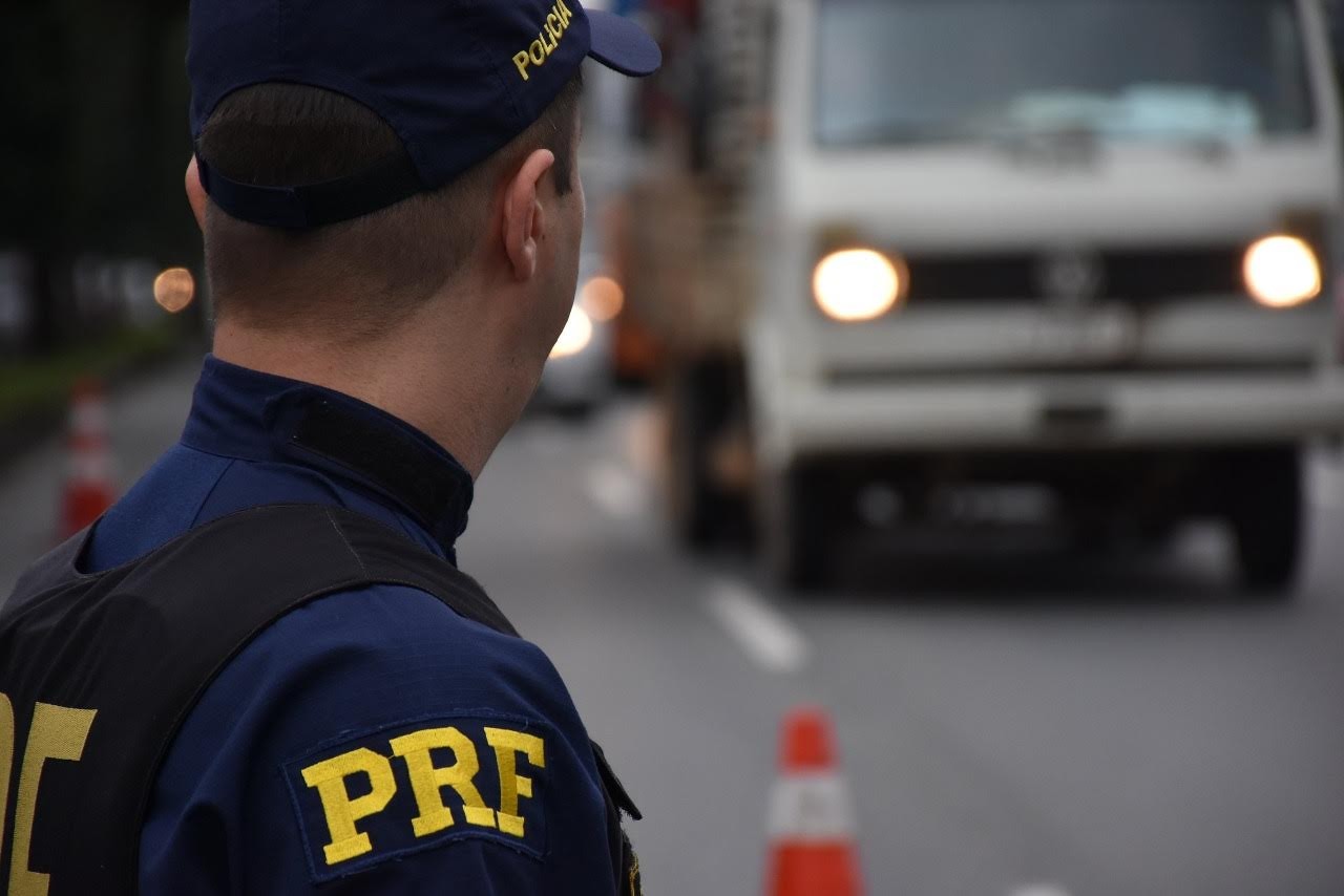 PRE multa quase 1,2 mil caminhões por excesso de peso nas rodovias