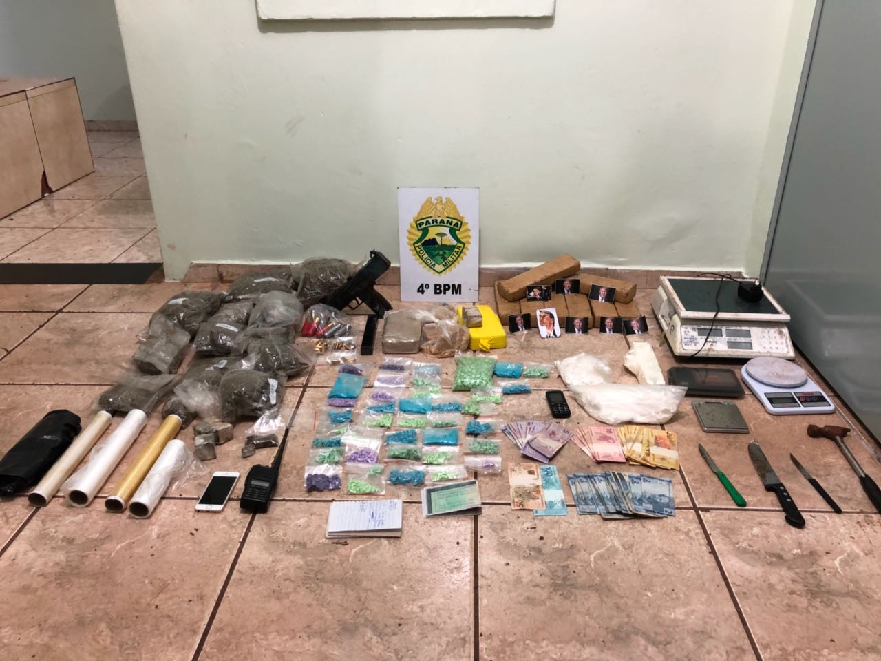 Foto em celular denuncia  casal de traficantes